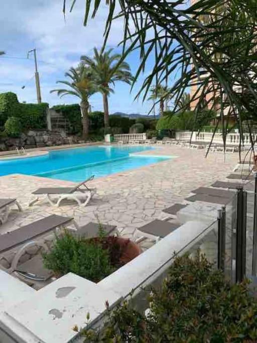 Apartment Vue 4 Pers. 50 M Clim Piscine Parking Hh Fernande